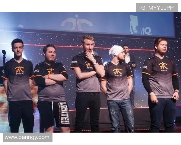 FPX战队在DOTA2赛场上的崛起与实力分析探讨